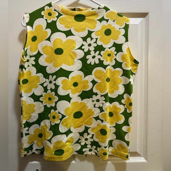 White Stag Tops - Vintage flower top